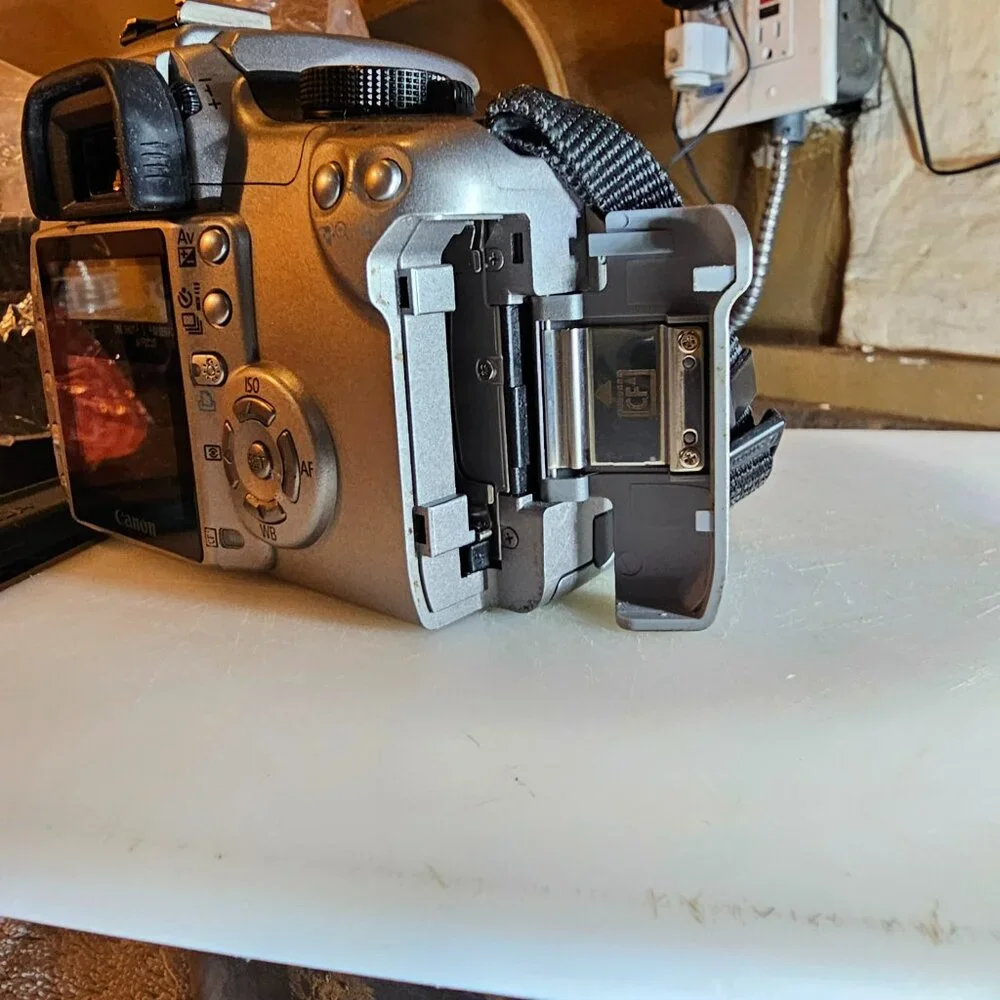 Vintage canon ds126071 EOS digital camera kit